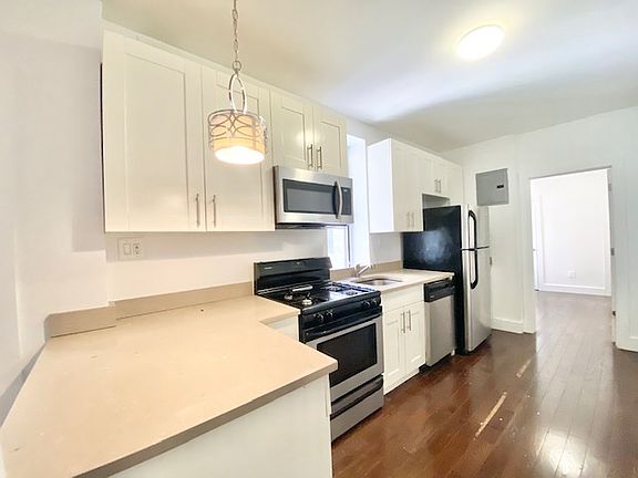 4th image of 12 Pinehurst Ave APT 4F