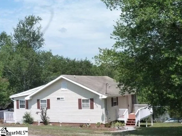 838 John St, Pickens, SC 29671