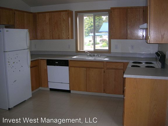 2nd image of 757 East St