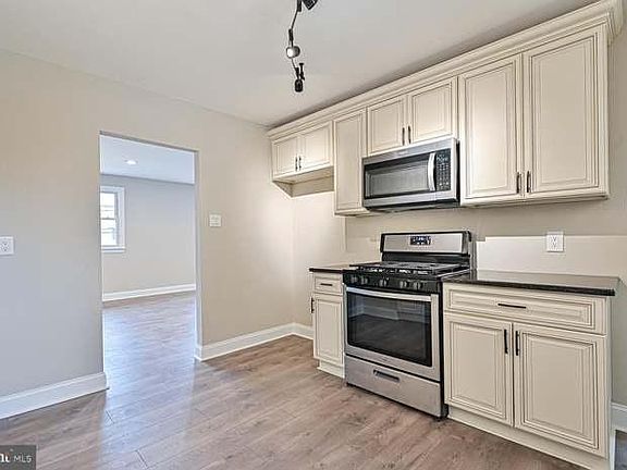 2nd image of 1208 Cedar Ave