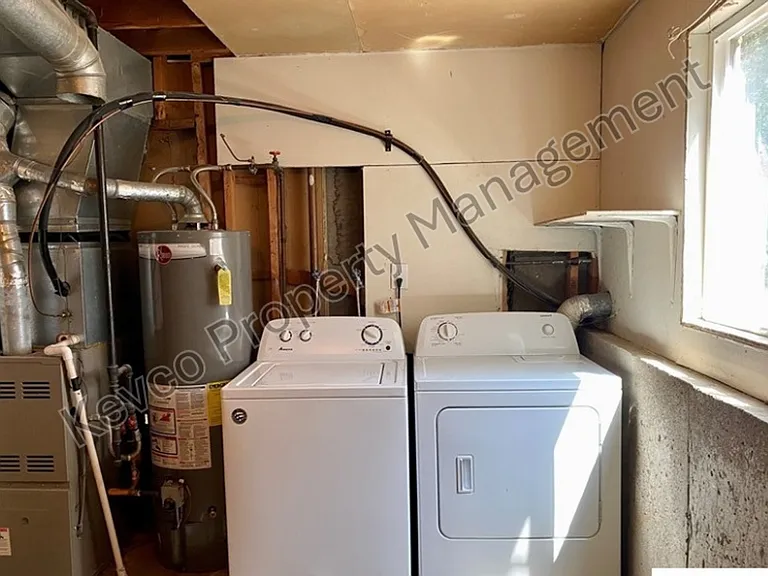 308 Briarwood Rd — Photo 16