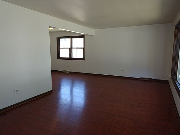 3rd image of 5721 W 89th Pl
