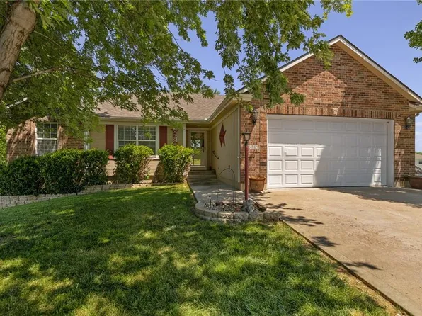 512 Wells Cir, Odessa, MO 64076