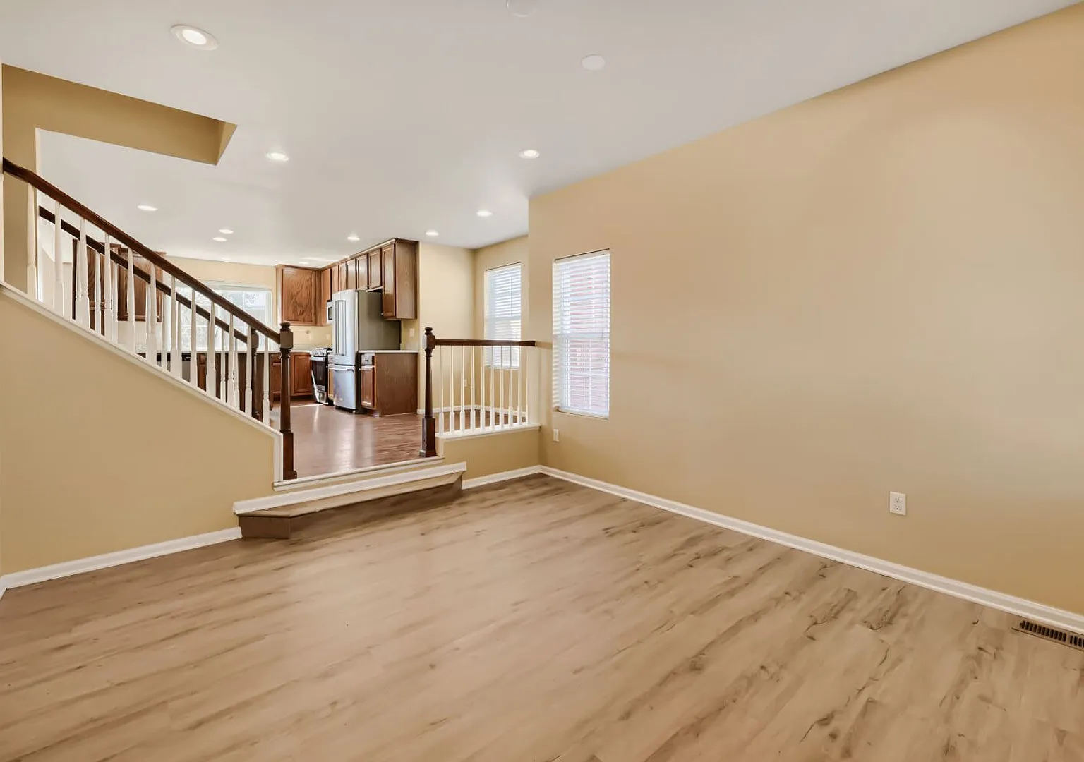 Gorgeous 4 bedroom in the highly sought after community of The Meadows! — Photo 4