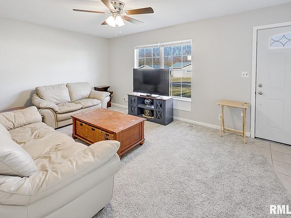 4th image of 4038 W Courtland St