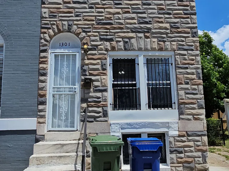 1301 N Milton Ave — Photo 2
