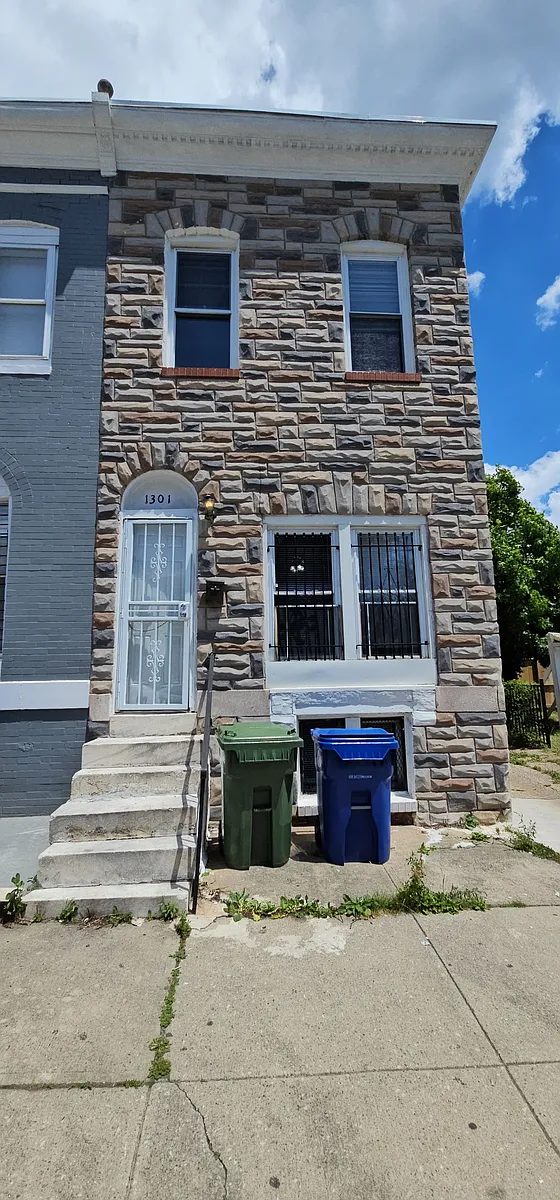 Building Photo - 1301 N Milton Ave