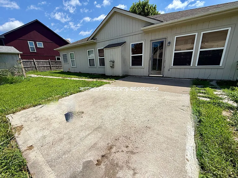 13804 Craig Ave — Photo 17