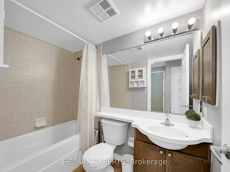 763 Bay St #307 — Photo 11