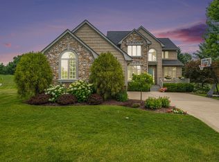 2331 Cherry Tree Ln, Grand Blanc, MI 48439