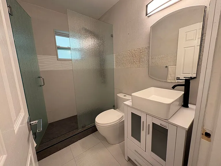 1032 NE 16th Ter #0 — Photo 12