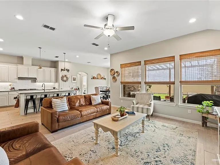 5365 Escondido Pass — Photo 3