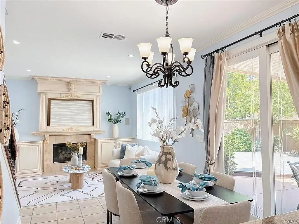 3 bed, 2.5 bath, 1755 sqft, $3,600 — Photo 4