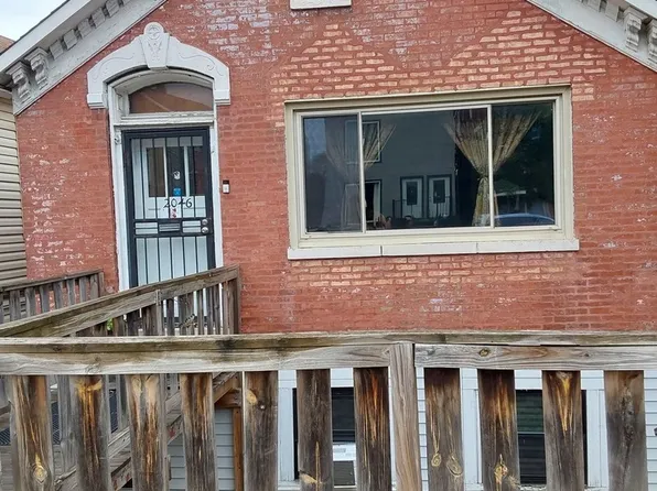 2046 W 18th St, Chicago, IL 60608
