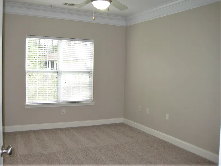 1024 Basildon Rd — Photo 9