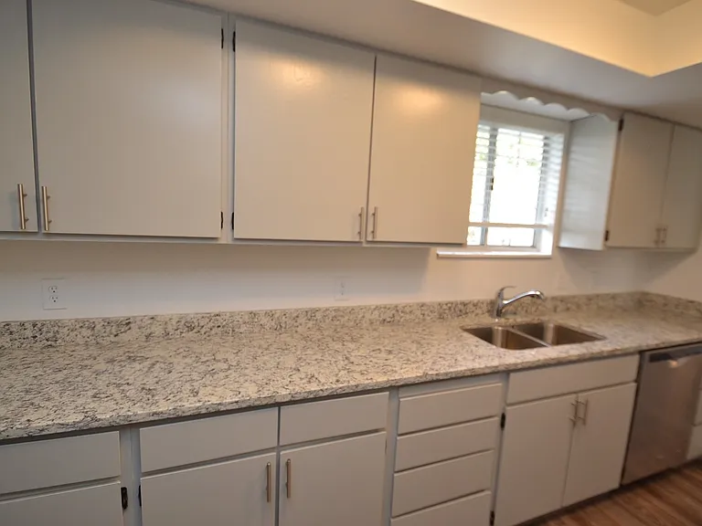 1903 & 1905 S Granduer Dr — Photo 6