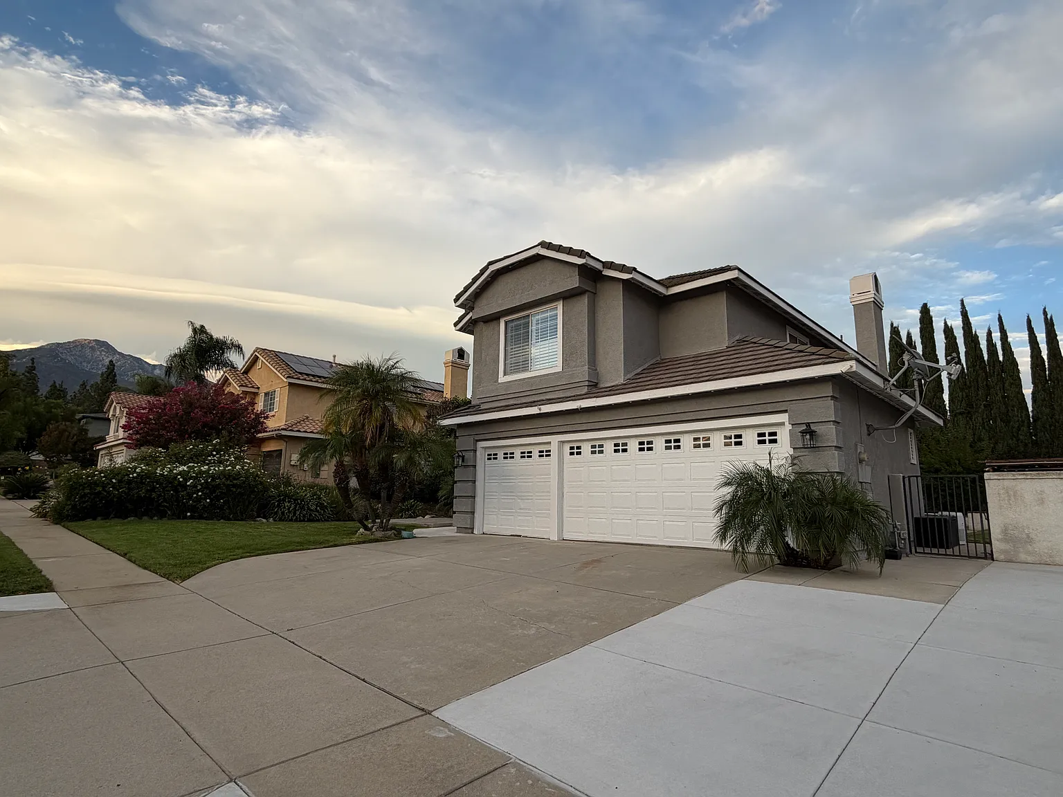 4 bed, 2365 sqft, $4,200 — Photo 1