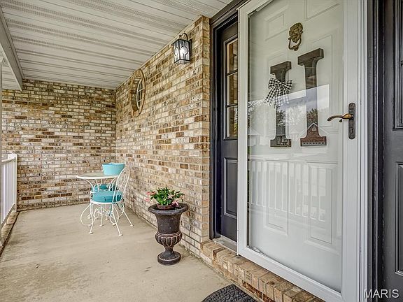 5th image of 210 Nicole Ct