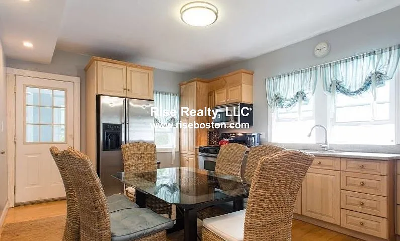 5 bed, $6,000 — Photo 2