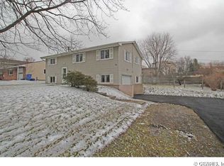 33 Clooney Dr, Henrietta, NY 14467