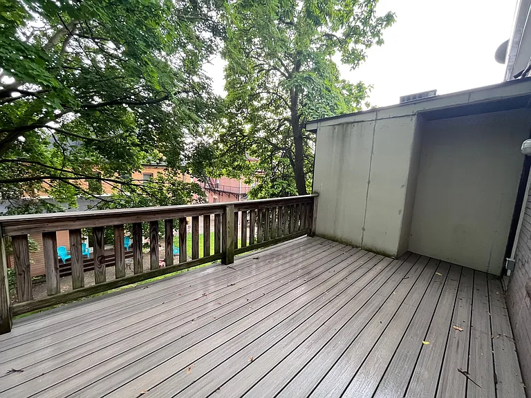217 Stratford Ave — Photo 29