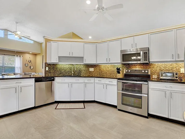 14148 Paddock Dr — Photo 21