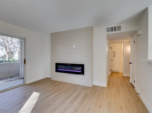 3083 Casey Dr Unit 103, Las Vegas, NV 89120