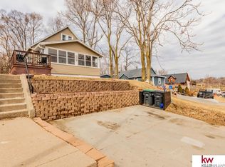 4220 S 16th St, Omaha, NE 68107