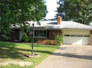 1010 Enos Ln, Godfrey, IL 62035