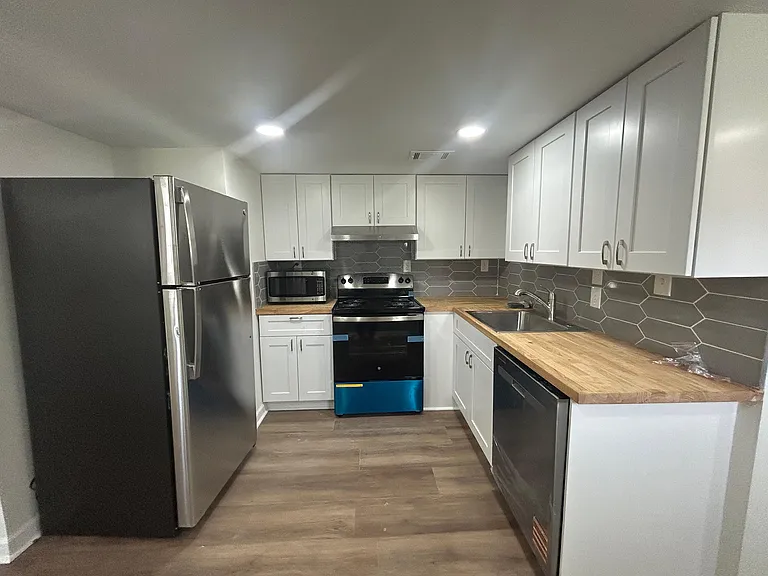 406 Elm St NW #2 — Photo 7