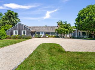 19 Quaquanantuck Ln, Quogue, NY 11959