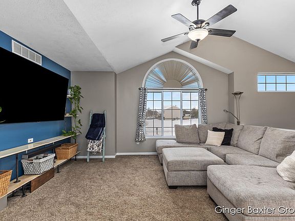 3rd image of 16650 Antler Dr NE