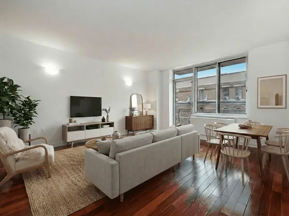 454 Manhattan Avenue image 1 of 9