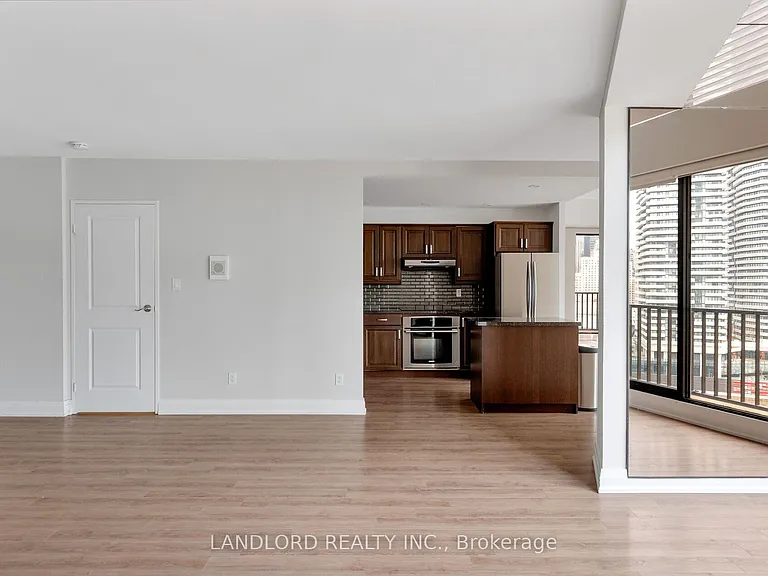 33 Harbour Sq #2208 — Photo 6