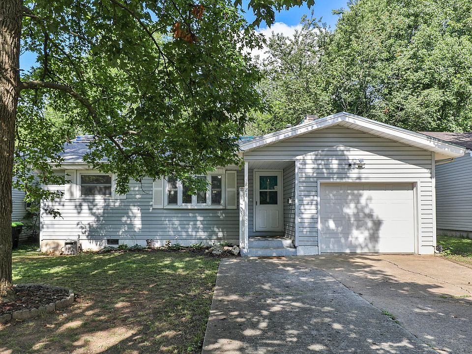 1st image of 821 N Forest Avenue