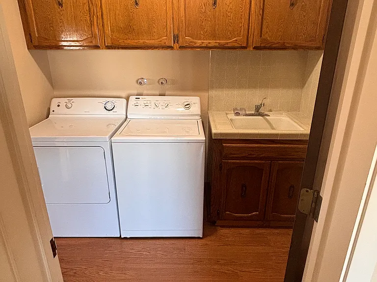 244 Pine St — Photo 9