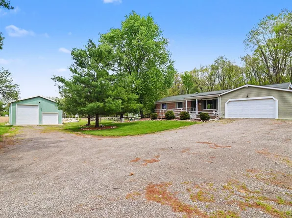 6350 Byron Rd, Howell, MI 48855