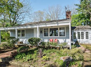 37 Centershore Rd, Centerport, NY 11721