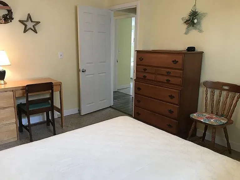 41 Burbank Ave — Photo 13