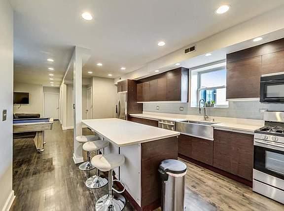 5th image of 3206 N Oakley Ave #1