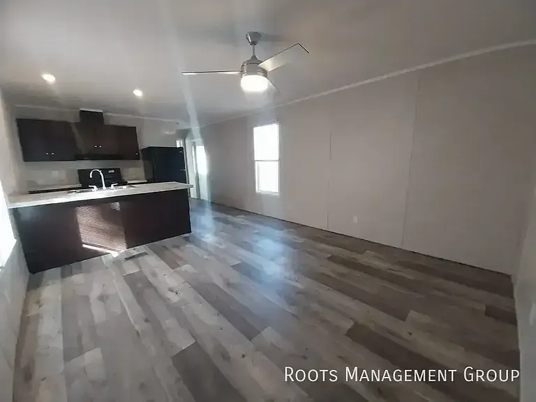 1402 Winona St #1402WN — Photo 5