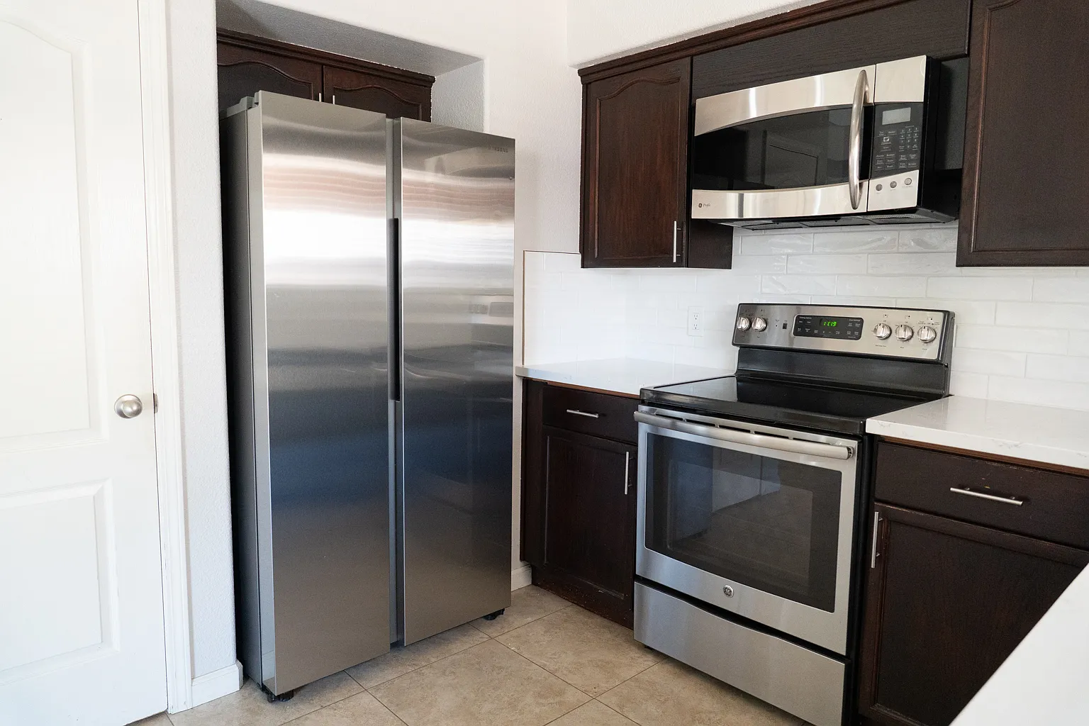 3 bed, 1110 sqft, $2,195 — Photo 4