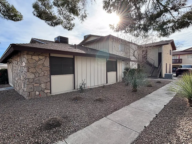 2340 Canfield Dr #D — Photo 14