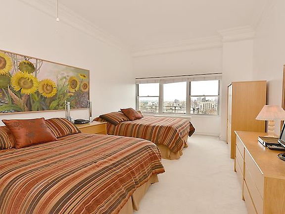 5th image of 118 E 60th St APT 34-C
