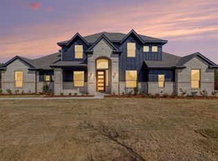 7041 Champion Rd, Midlothian, TX 76065