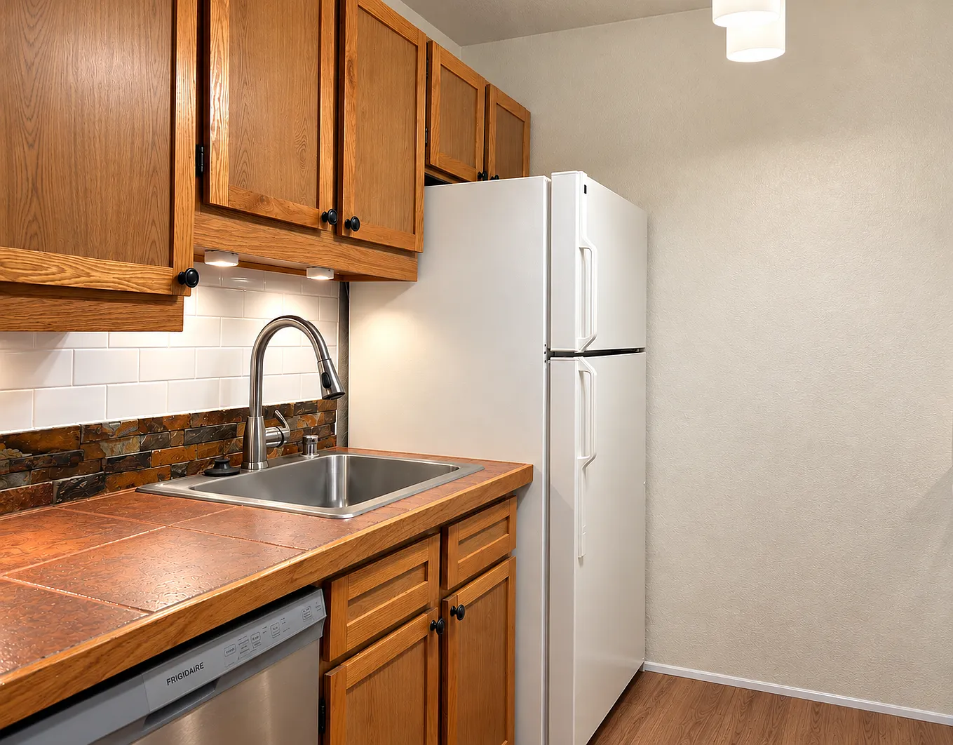 Sun Ridge Apartments — Photo 2