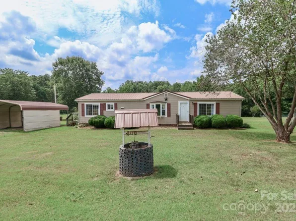 385 Deerchase Cir, Statesville, NC 28625