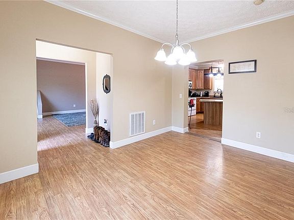 5th image of 4 Bay Court Way
