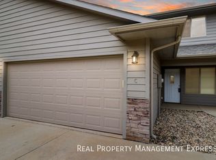 1009 Legendary Dr UNIT C, Harrisburg, SD 57032