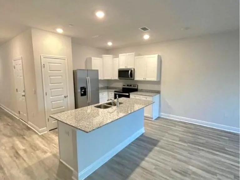 1227 Fairchild Village Dr — Photo 4